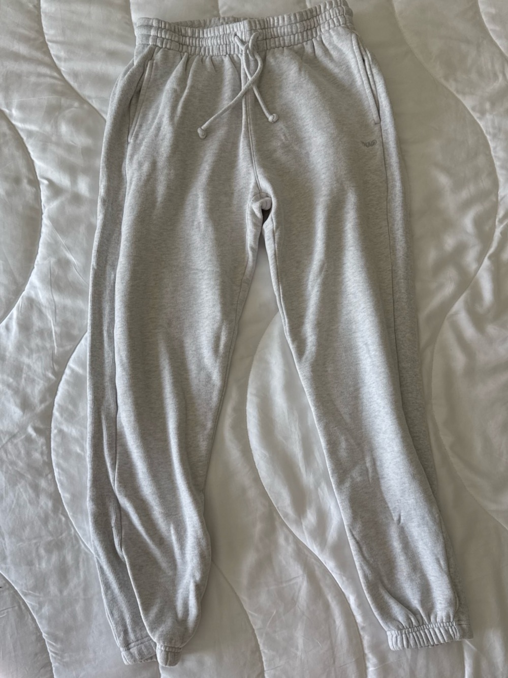 Aritzia TNA Light Gray Fleece Joggers
